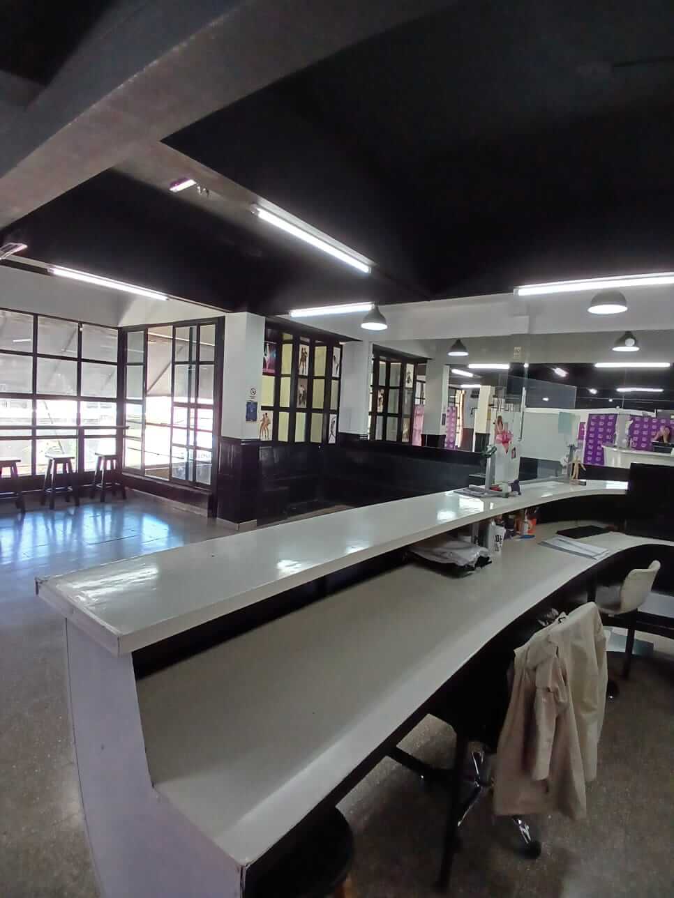 Detalle de las instalaciones y equipamiento